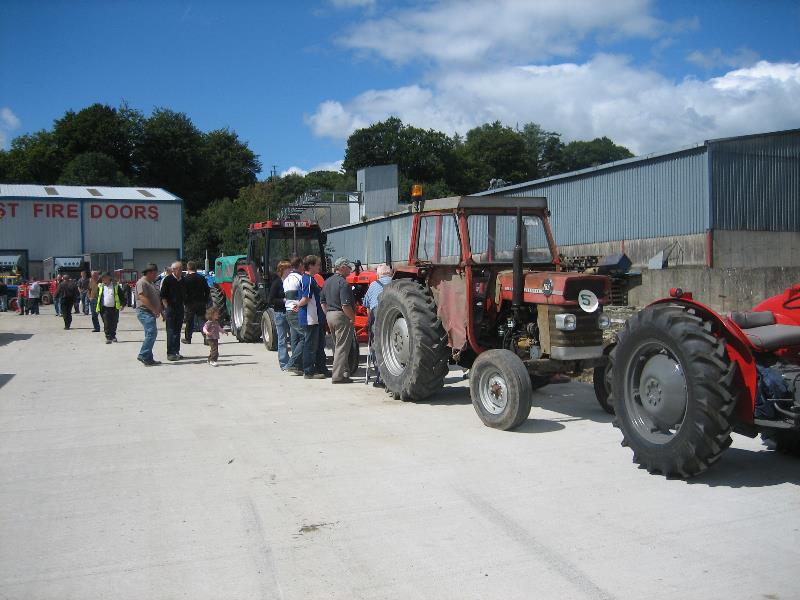 ../Images/Vintage tractor Run 2007- 8.jpg
